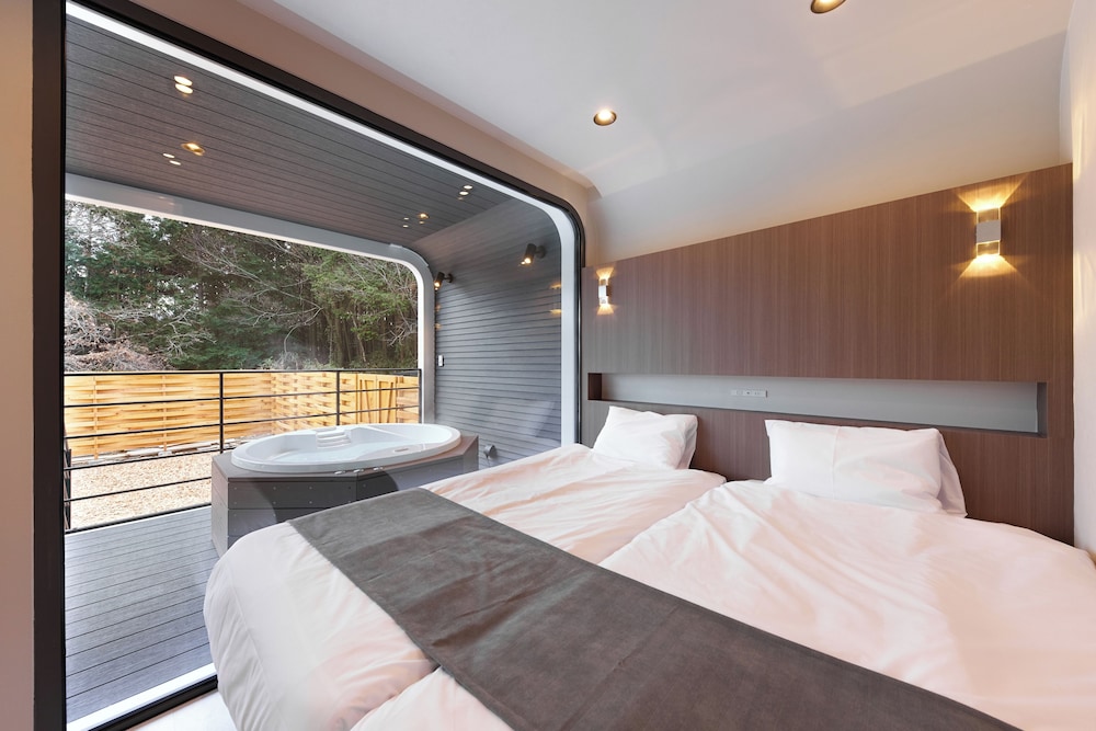 昴-Subaru 最大10名(室内6名、屋外テント泊:4名)テント貸し出し有料 | IZA GLAMPING 千早赤阪村