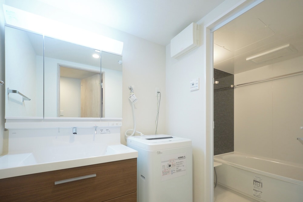 D-1(5p) 禁煙 バスルーム0 | AQUA RESIDENCE 三軒茶屋 by Tranova