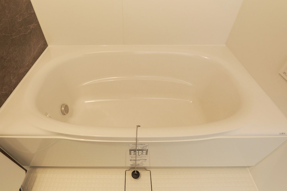 C-1(5p) 禁煙 バスルーム2 | AQUA RESIDENCE 三軒茶屋 by Tranova
