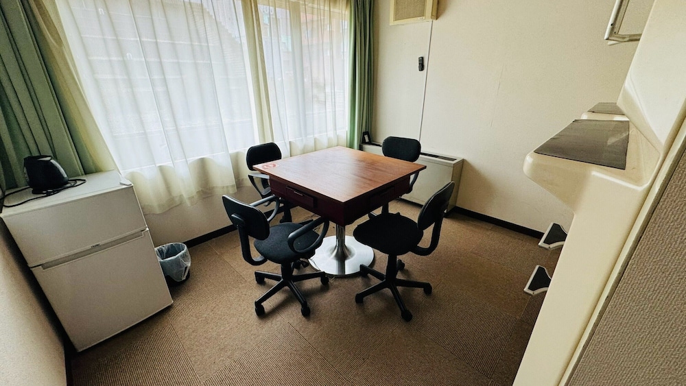 4 人部屋 客室3 | 男性専用 カプセルホテル朝日プラザ心斎橋