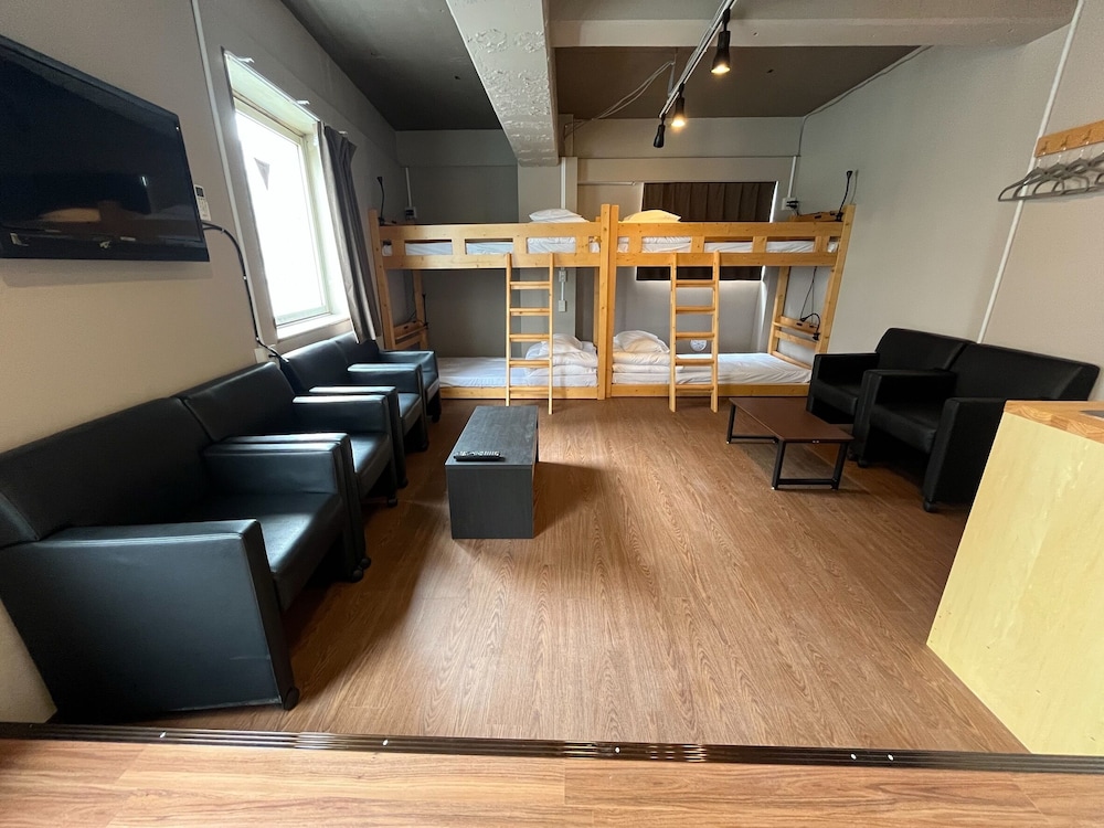 スタンダード 4 人部屋 客室6 | 日の出神楽坂駅前ホテル