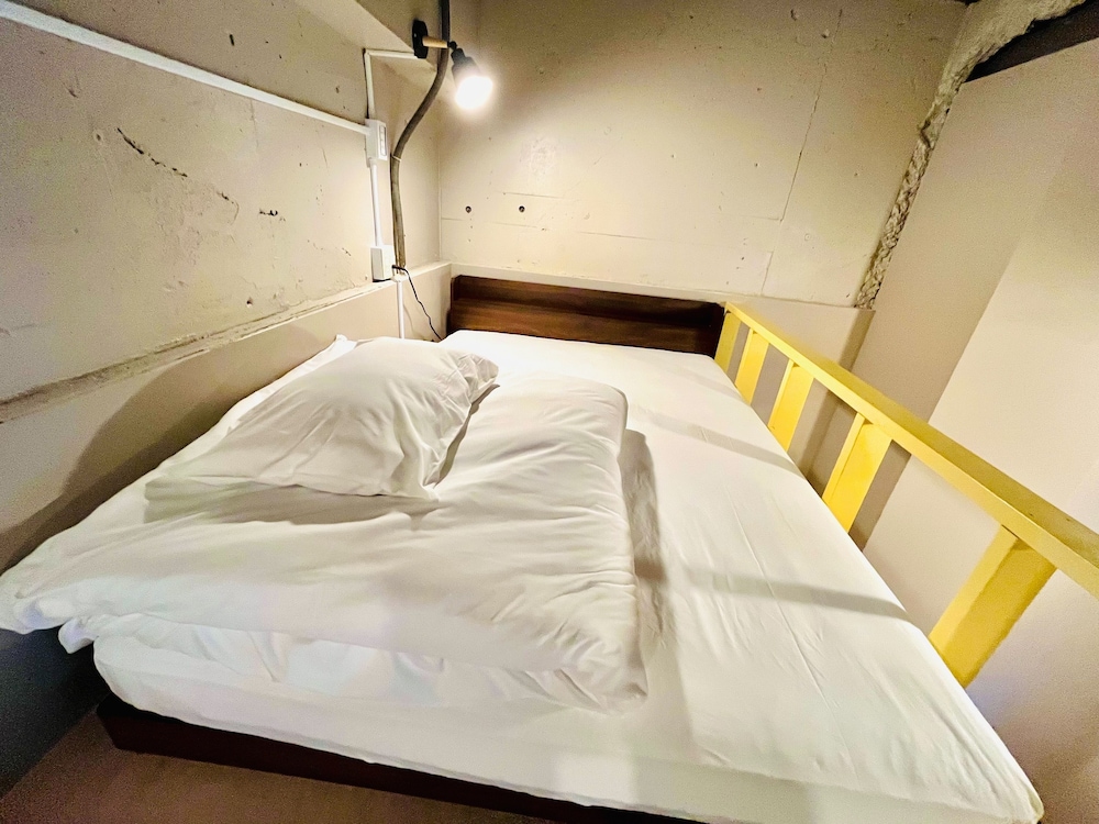 プレミアム 4 人部屋 客室3 | 日の出神楽坂駅前ホテル