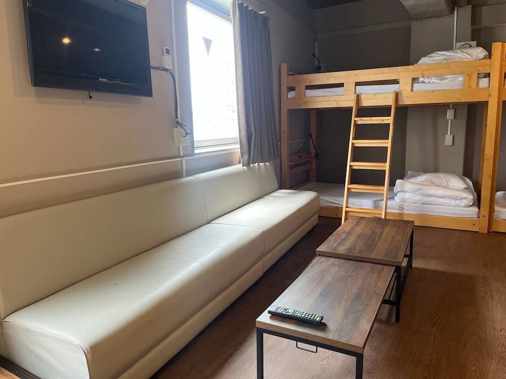 スタンダード 4 人部屋 客室4 | 日の出神楽坂駅前ホテル