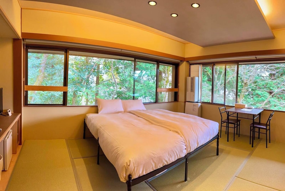 カップルルーム(キングベッド) 禁煙 | 箱根茶寮金時