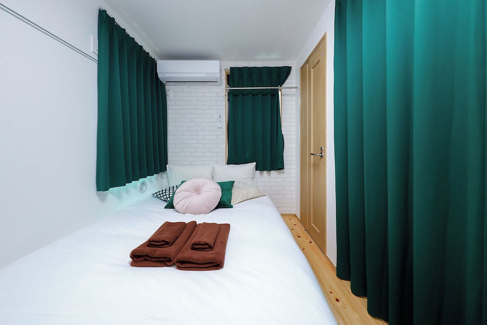 C(2p) 禁煙 客室5 | Zenith shinjuku 檜 by Tranova