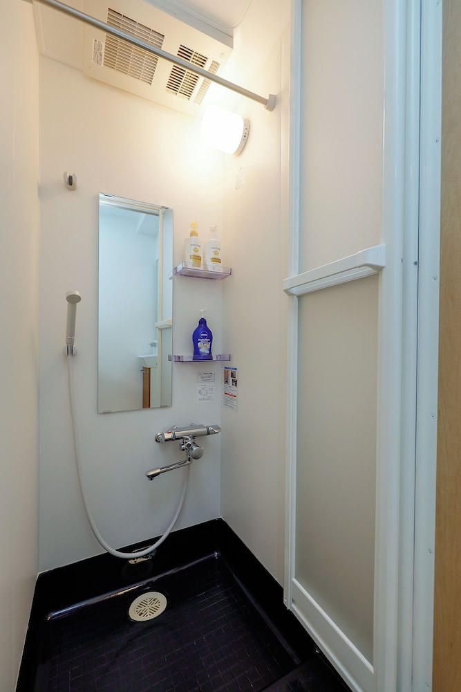 B(2p) 禁煙 バスルーム0 | Zenith shinjuku 檜 by Tranova