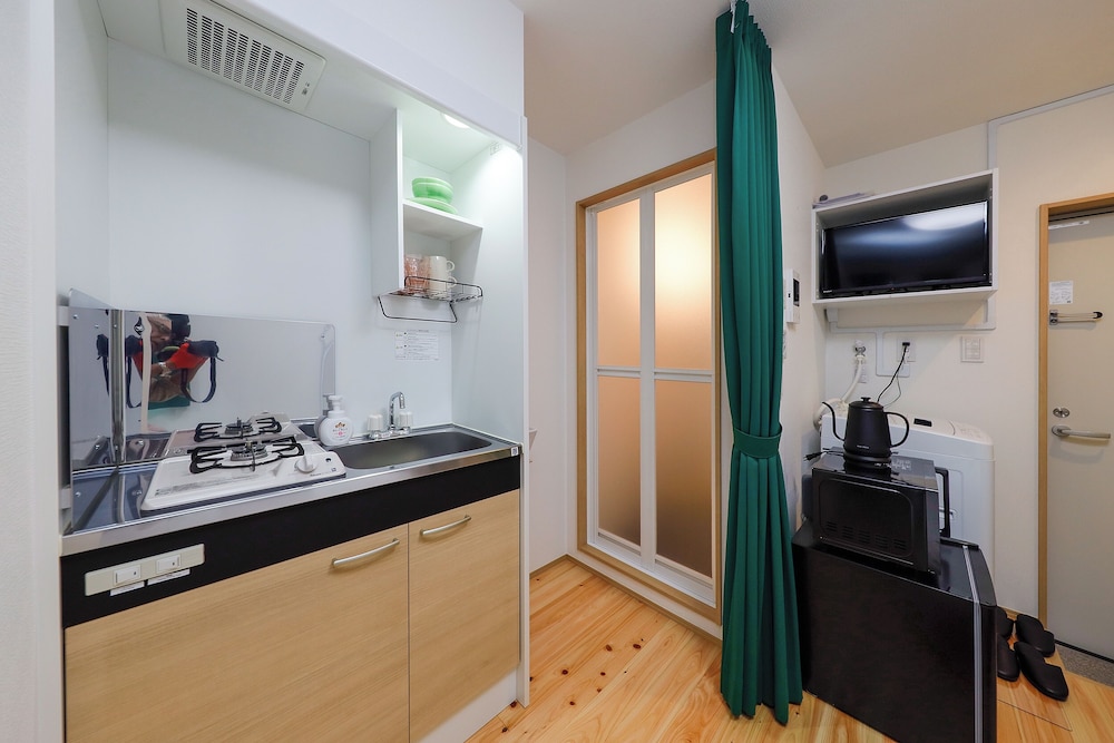 C(2p) 禁煙 専用キッチン2 | Zenith shinjuku 檜 by Tranova