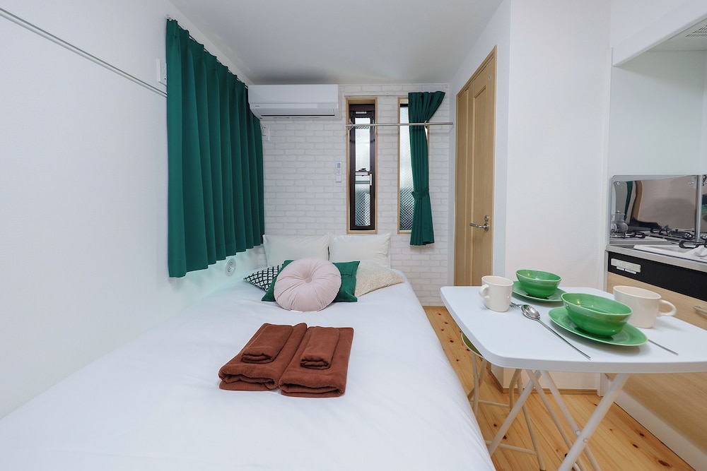 C(2p) 禁煙 客室6 | Zenith shinjuku 檜 by Tranova