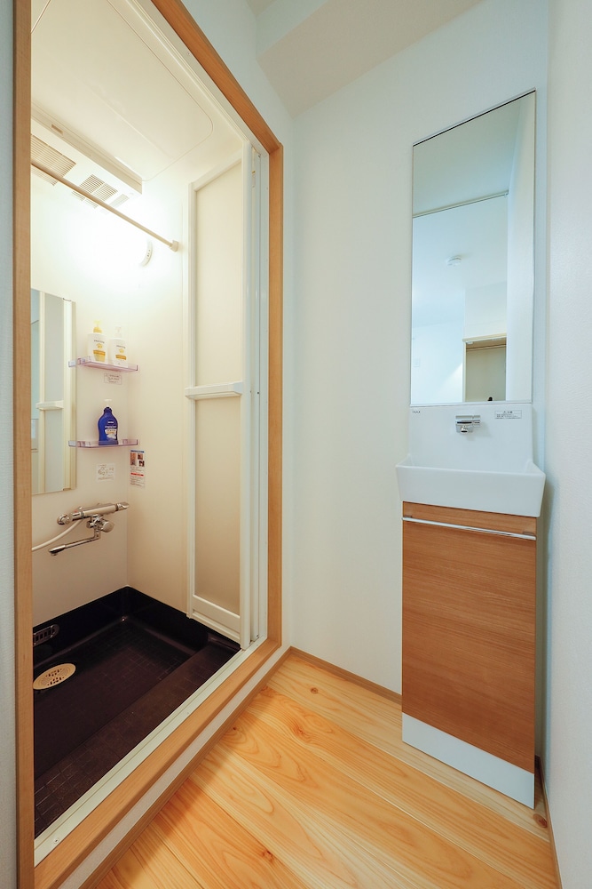 A(2p) 禁煙 バスルーム0 | Zenith shinjuku 檜 by Tranova