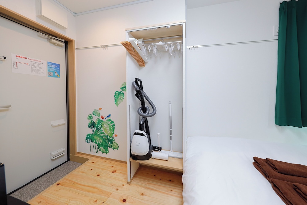 C(2p) 禁煙 客室4 | Zenith shinjuku 檜 by Tranova