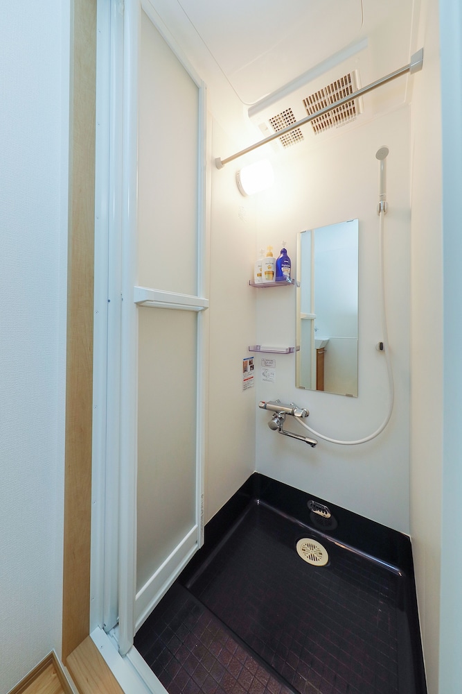 C(2p) 禁煙 バスルーム1 | Zenith shinjuku 檜 by Tranova