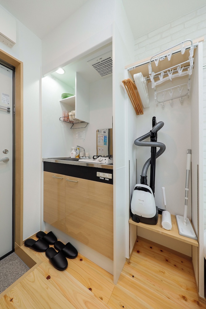 B(2p) 禁煙 専用キッチン5 | Zenith shinjuku 檜 by Tranova