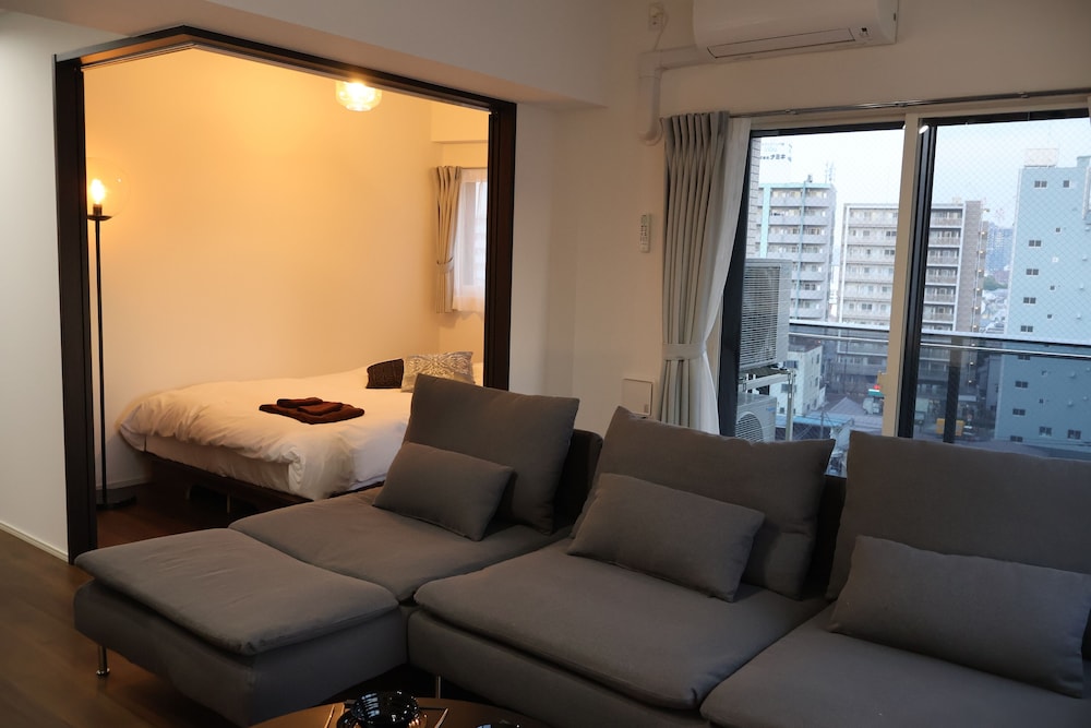 C (4名収容) 禁煙 客室1 | クレアーレ戸越銀座 by Tranova