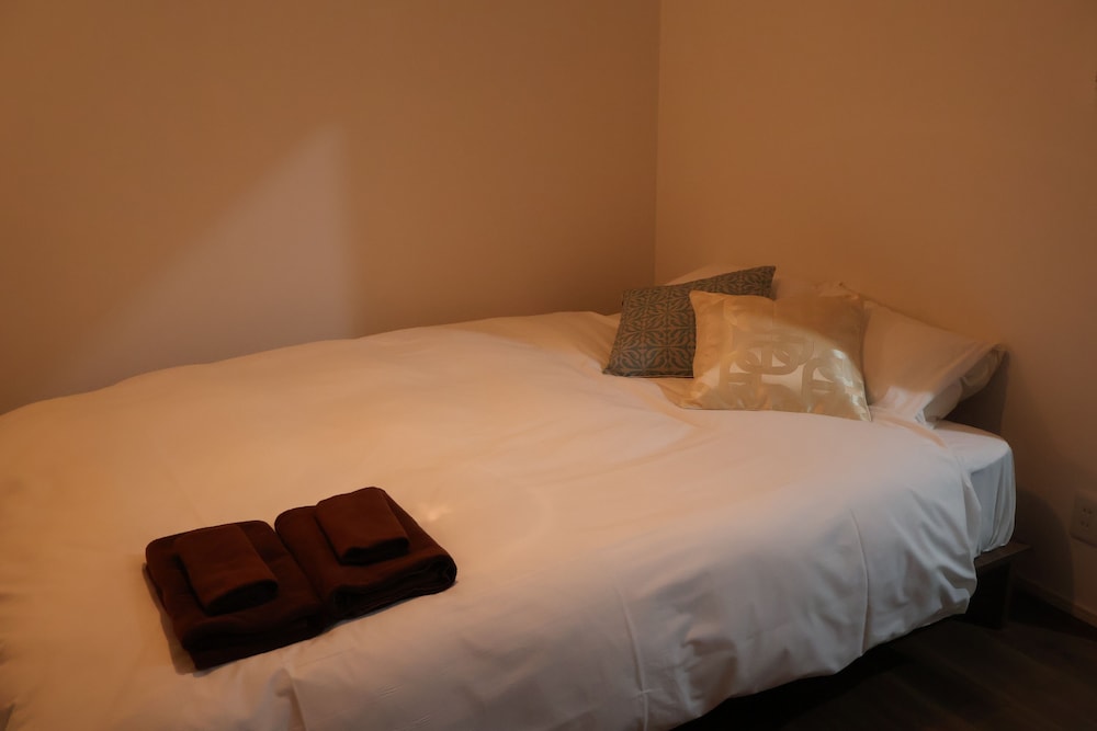 C (4名収容) 禁煙 客室2 | クレアーレ戸越銀座 by Tranova