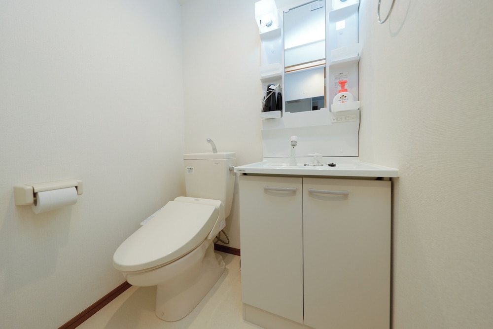 A (2p) バスルーム1 | Zenith Garden TOGOSHI