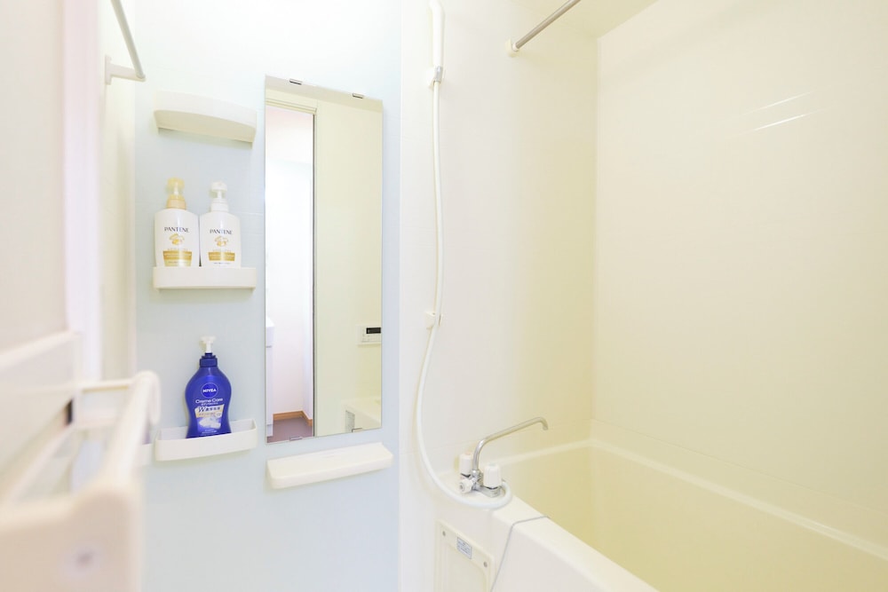 B-1 (3名収容) 禁煙 バスルーム4 | アルバセレッソ