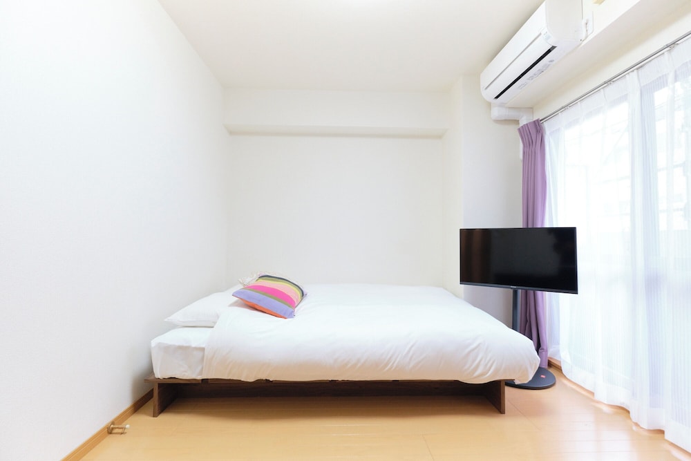 C-1 (2名収容) 禁煙 | アルバセレッソ