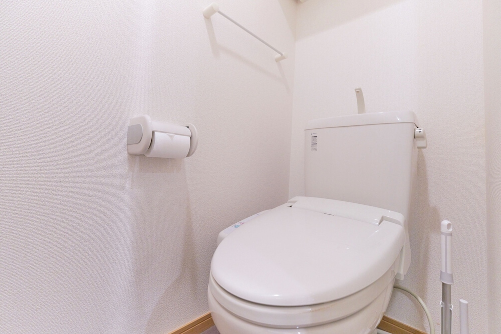 C-1 (2名収容) 禁煙 バスルーム1 | アルバセレッソ