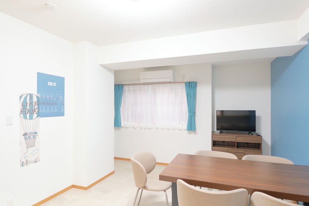 Aタイプ(5名収容)禁煙 リビング エリア3 | アルバセレッソ