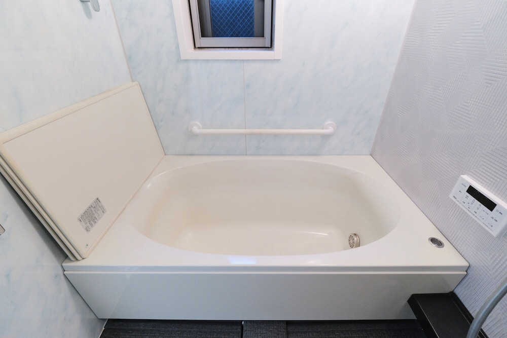 Aタイプ(5名収容)禁煙 バスルーム1 | アルバセレッソ