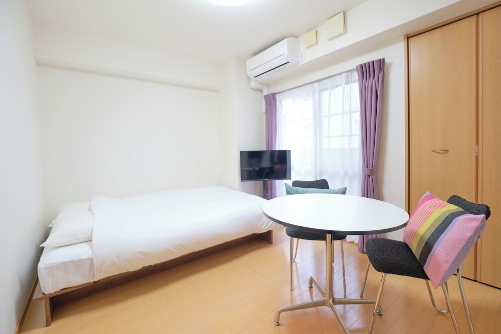 C-1 (2名収容) 禁煙 客室6 | アルバセレッソ