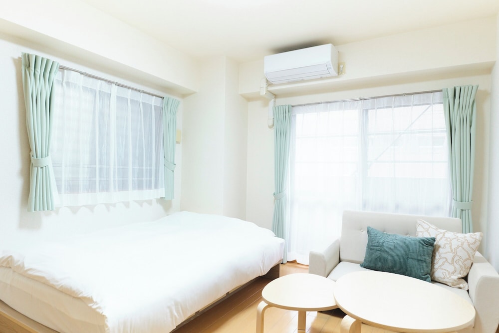 B-1 (3名収容) 禁煙 客室2 | アルバセレッソ