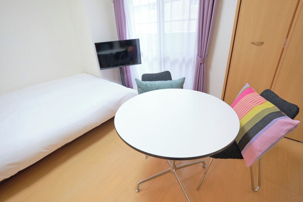 C-1 (2名収容) 禁煙 客室7 | アルバセレッソ