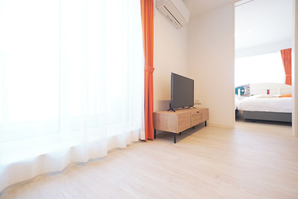 102(4p) リビング エリア1 | ゼットランド江ノ島 by Tranova