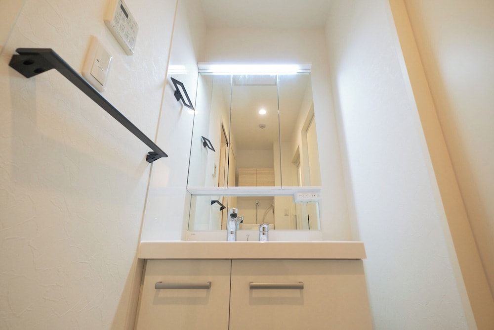 102(4p) バスルーム5 | ゼットランド江ノ島 by Tranova