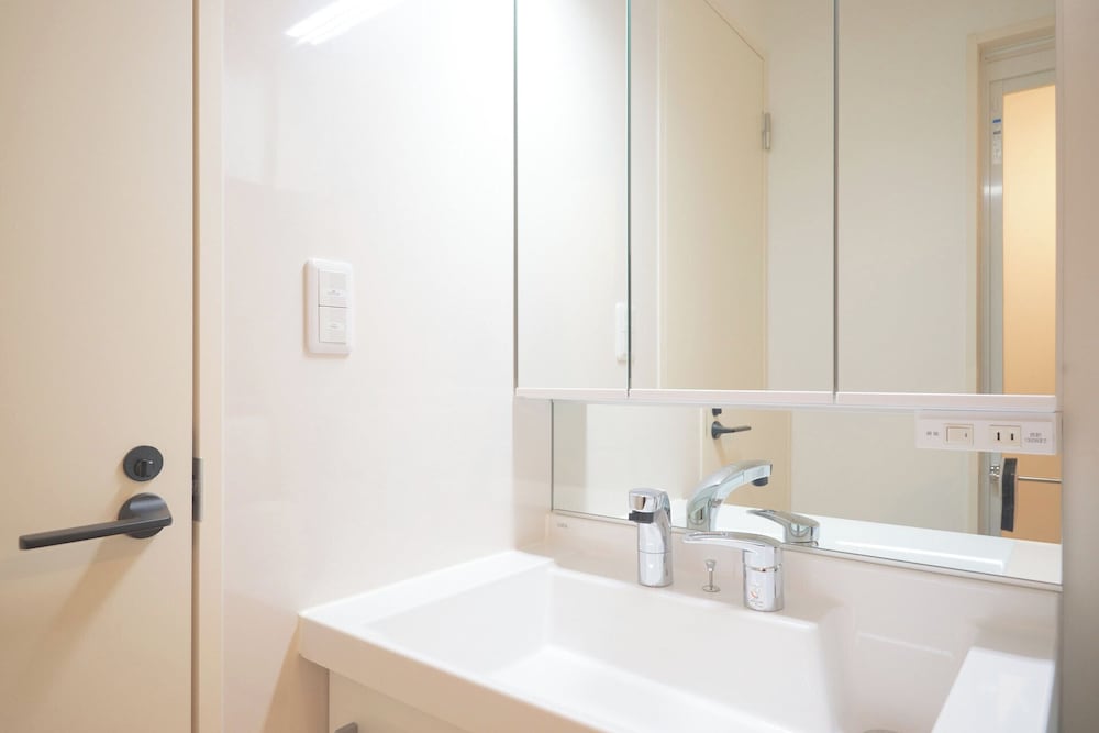 302(2p) バスルーム2 | ゼットランド江ノ島 by Tranova