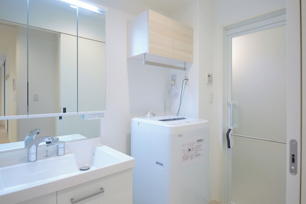 103(6p) バスルーム2 | ゼットランド江ノ島 by Tranova