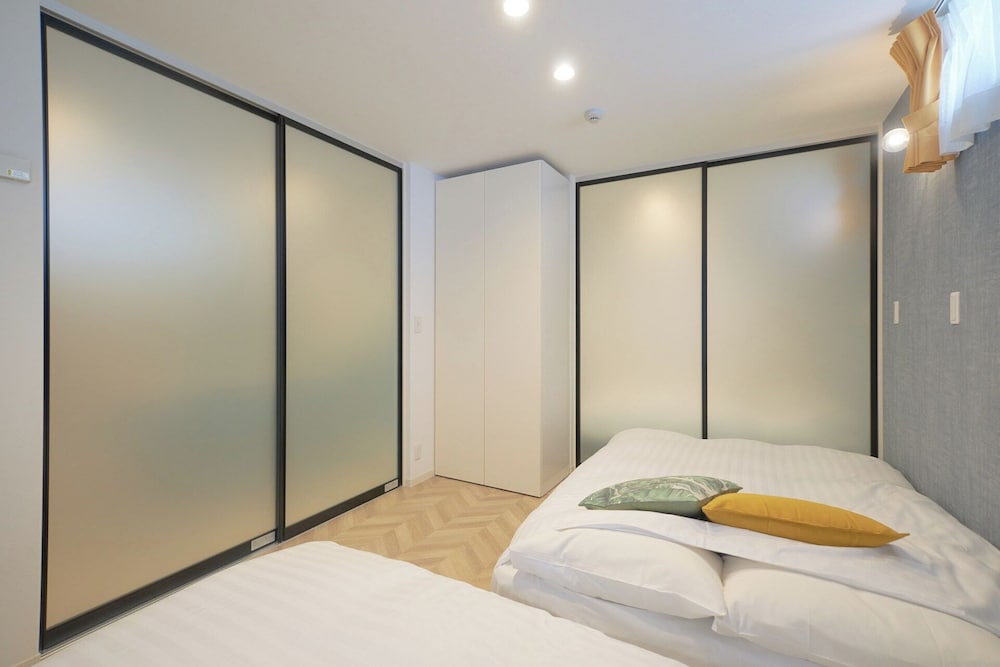 103(6p) 客室6 | ゼットランド江ノ島 by Tranova