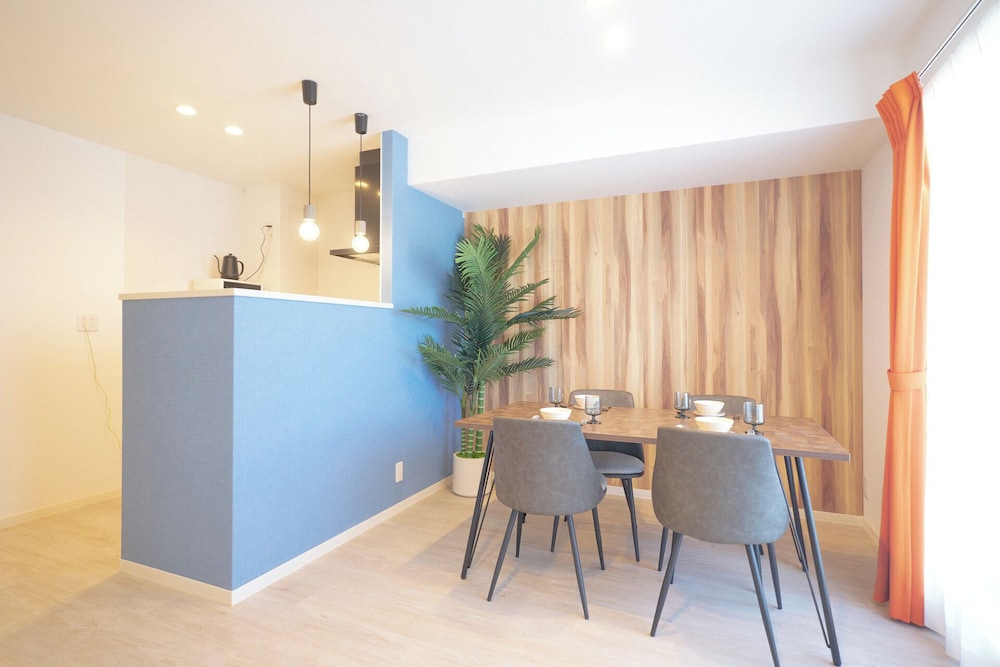 102(4p) リビング エリア5 | ゼットランド江ノ島 by Tranova