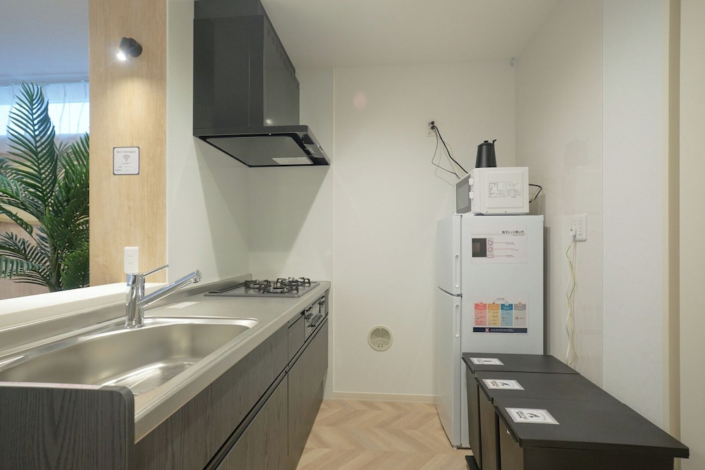 103(6p) 専用キッチン2 | ゼットランド江ノ島 by Tranova