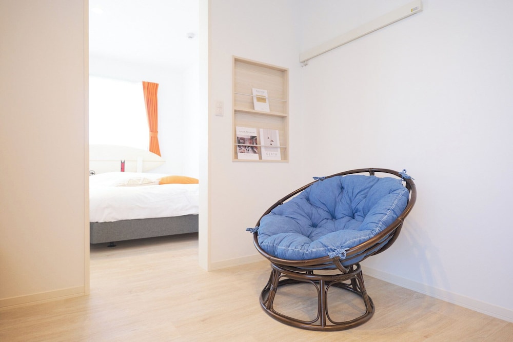 102(4p) リビング エリア0 | ゼットランド江ノ島 by Tranova