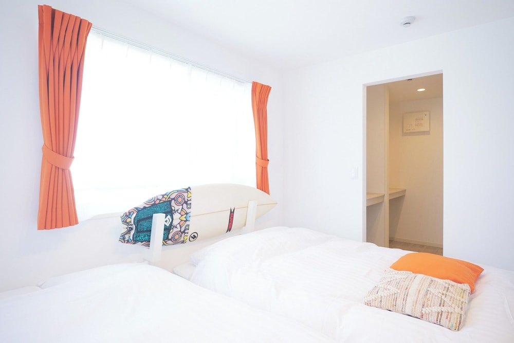 102(4p) 客室10 | ゼットランド江ノ島 by Tranova