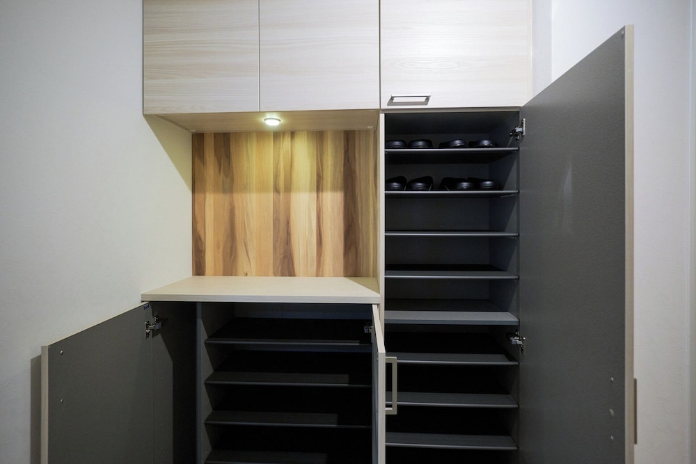 102(4p) 客室13 | ゼットランド江ノ島 by Tranova