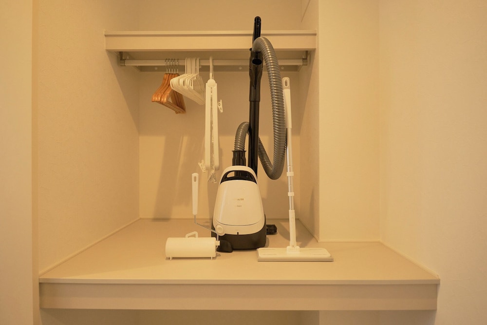 102(4p) 客室2 | ゼットランド江ノ島 by Tranova