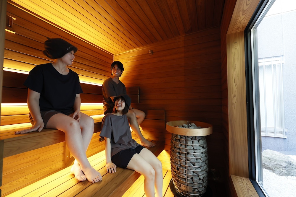 スーペリア 4 人部屋 | 博多の旅籠 すノや