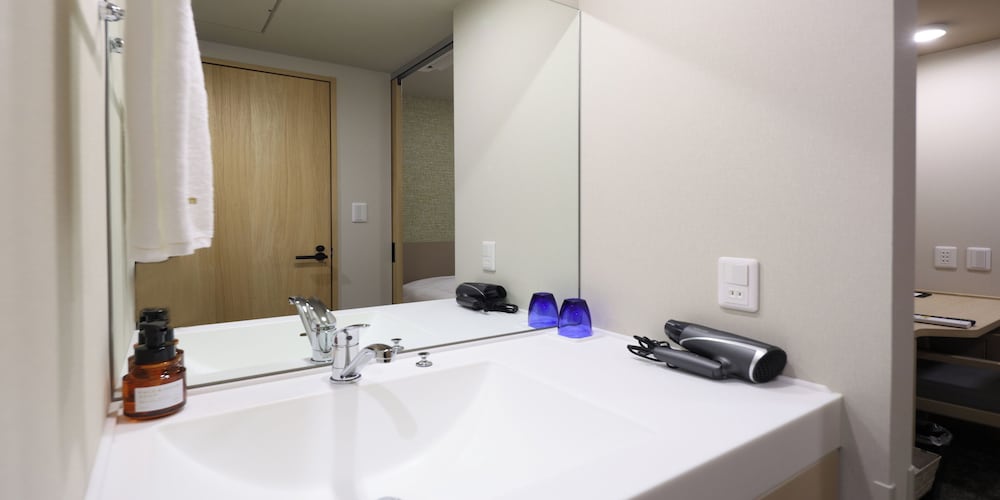 スタンダード ダブルルーム 禁煙 客室1 | 天然温泉 若狭の湯 ドーミーイン敦賀