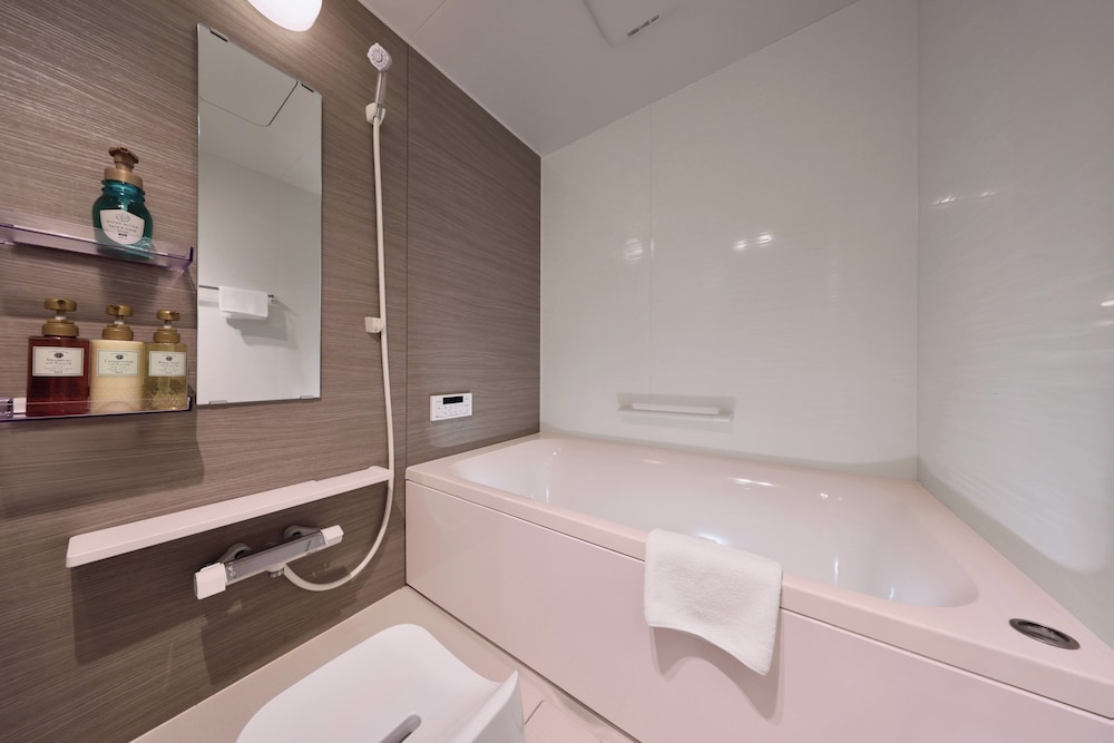 ファミリー スタジオスイート バスルーム0 | クリスタル旅館 白浜 灯りや