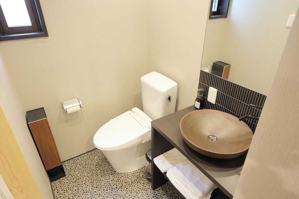 ベーシック ツインルーム 禁煙 簡易キッチン バスルーム1 | Ayanishiki 島原大門邸