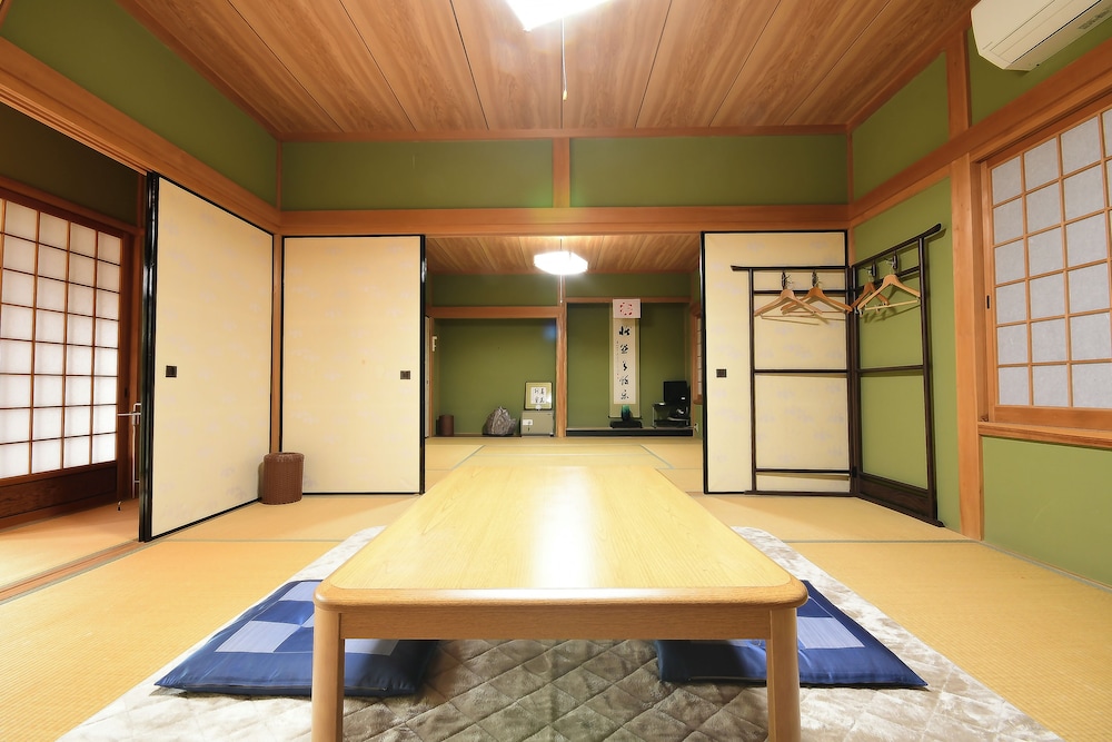 客室1 | 高野山 宿坊 光明院 -Koyasan Shukubo Komyoin- 客室1 | 高野山 宿坊 光明院 -Koyasan Shukubo Komyoin-