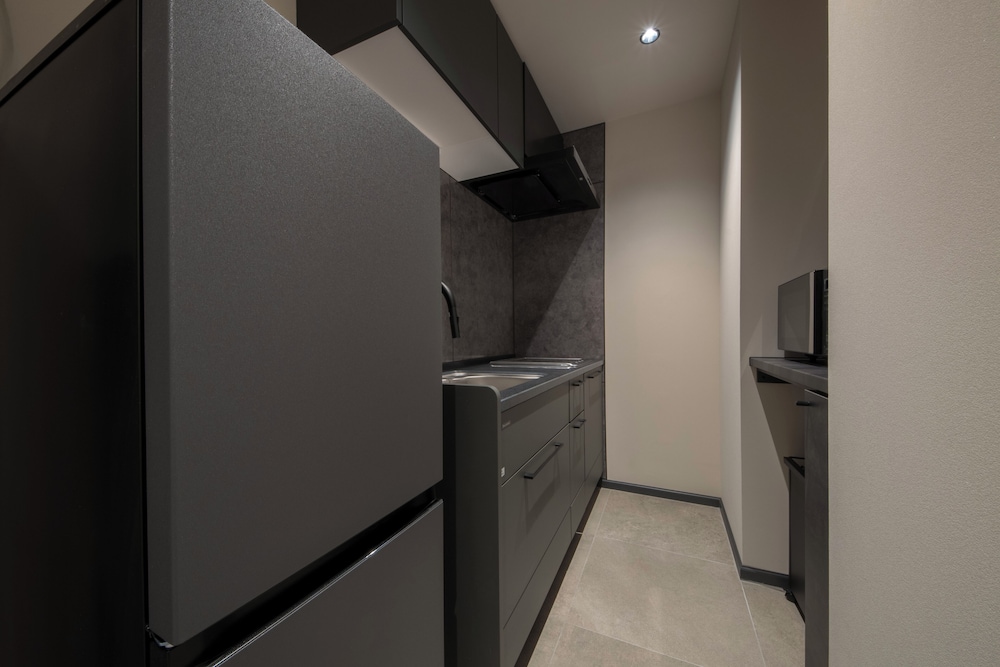 ファミリー 4 人部屋 シティビュー 専用キッチン1 | HOTEL GUILD 5