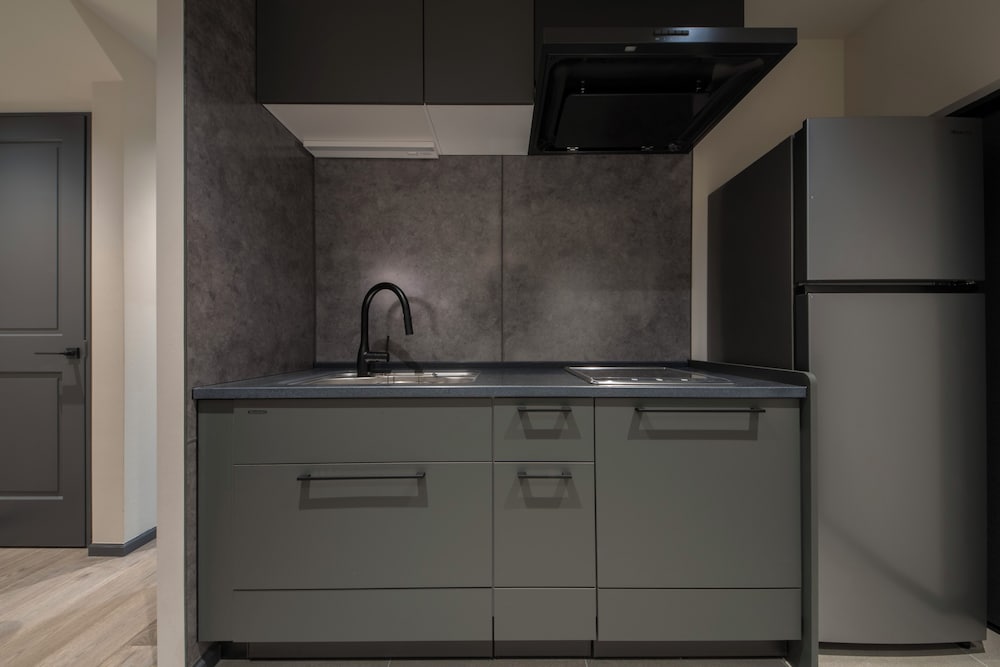 ファミリー 4 人部屋 シティビュー 専用キッチン0 | HOTEL GUILD 5