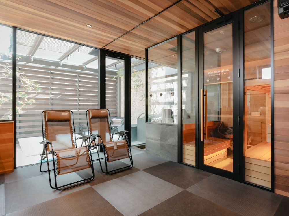 サウナ1 | Giraffe Tenjin 常