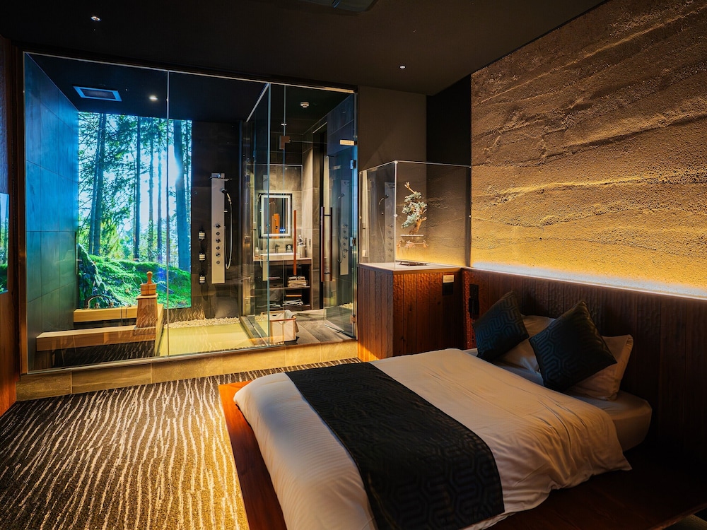 ラグジュアリー ダブルルーム | Giraffe Tenjin 常