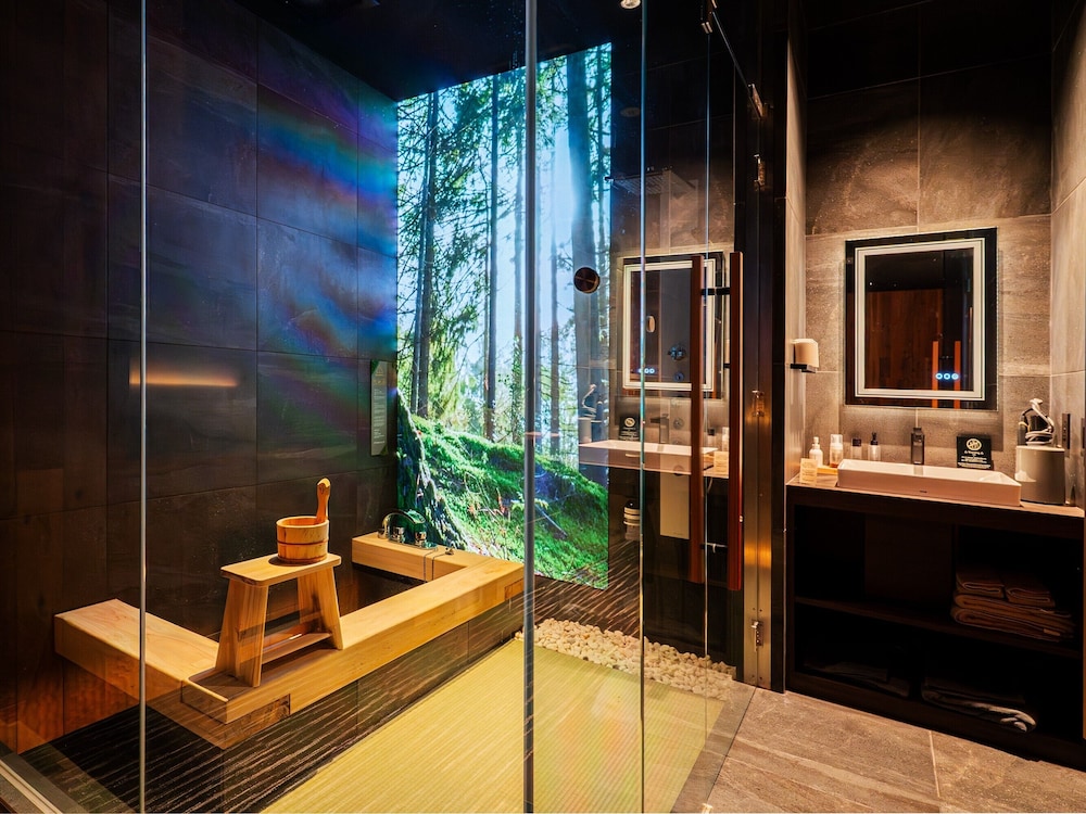 ラグジュアリー ダブルルーム 客室7 | Giraffe Tenjin 常