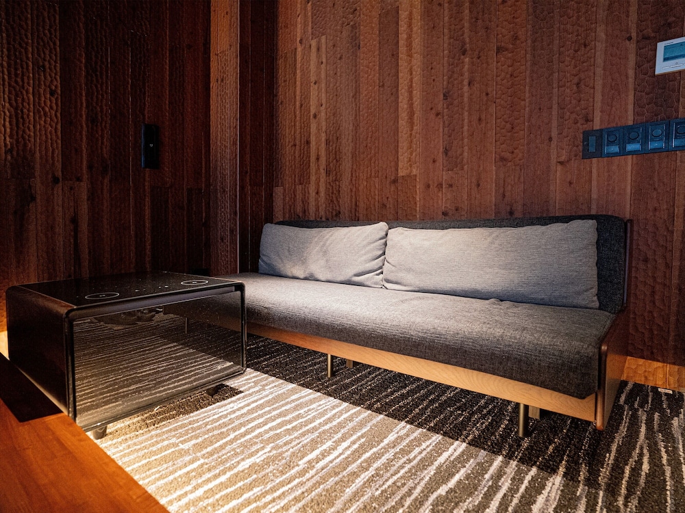 ラグジュアリー ダブルルーム 客室2 | Giraffe Tenjin 常