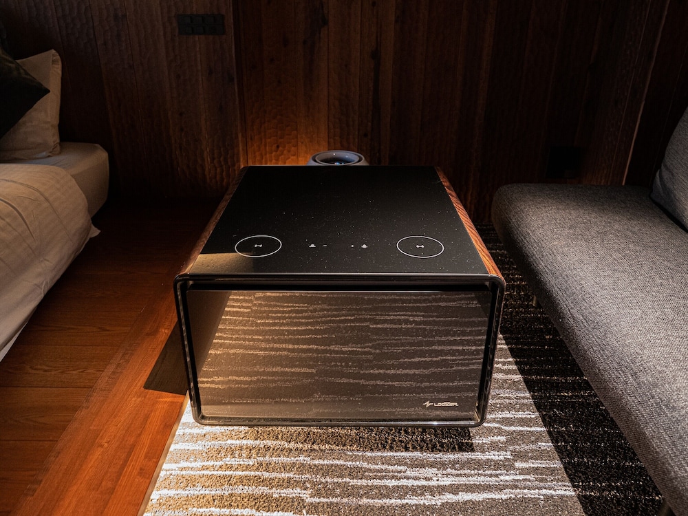 ラグジュアリー ダブルルーム 客室4 | Giraffe Tenjin 常